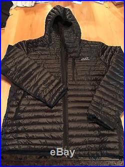 Brand New with Tags North face Down Hoodie, Black Mens size Large