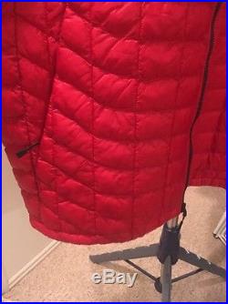 Men's North face Large Red Thermoball Hoodie/Coat