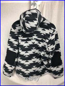 New The North Face Men Campshire Pullover Hoody Grey Print Fleece Free Ship