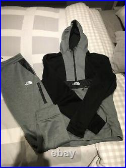 North Face Mens Tracksuit Joggers And Hoody In Light Grey. Mittelegi Tracksuit